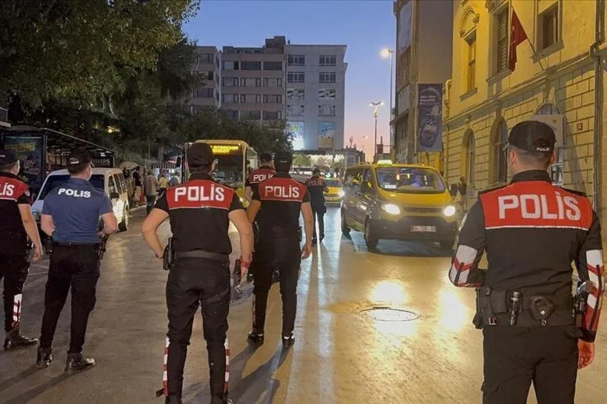 İstanbul\'da dev güvenlik operasyonu: Yüzlerce gözaltı
