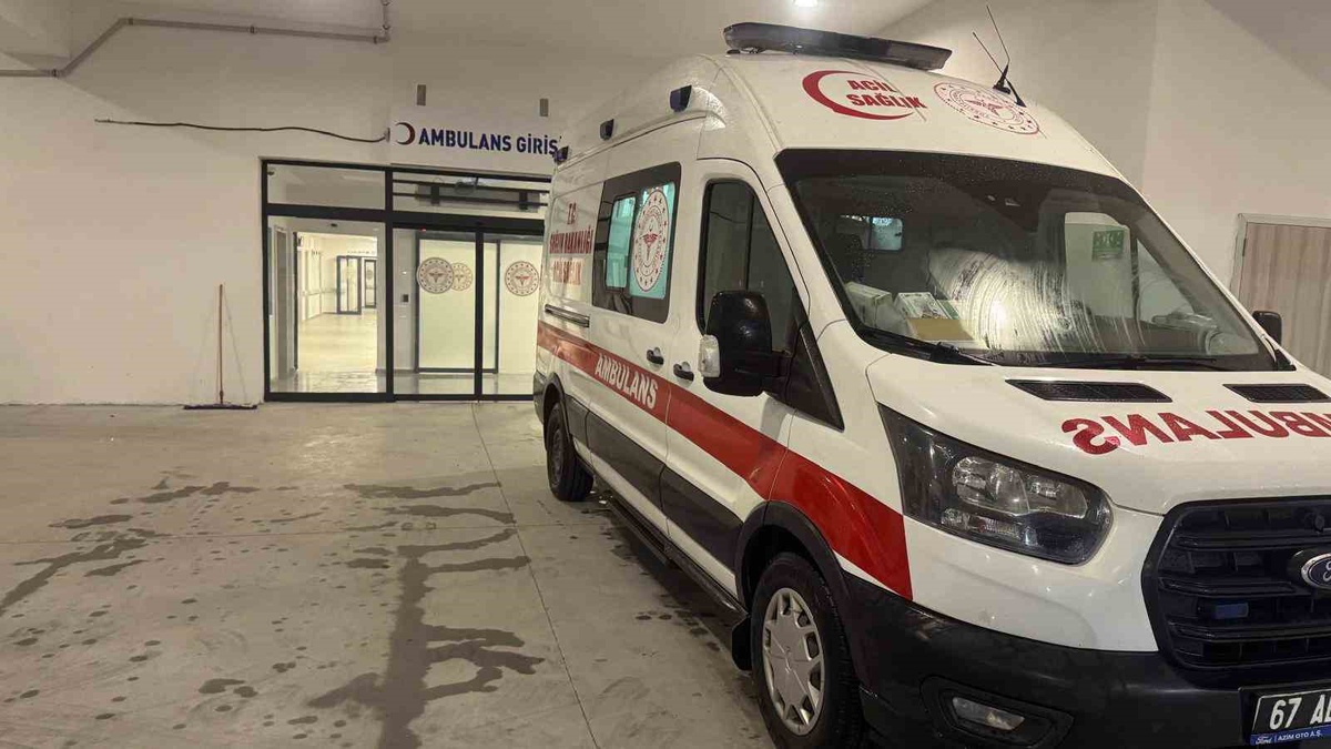 İncir Ağacından Düşen Adam Ağır Yaralandı