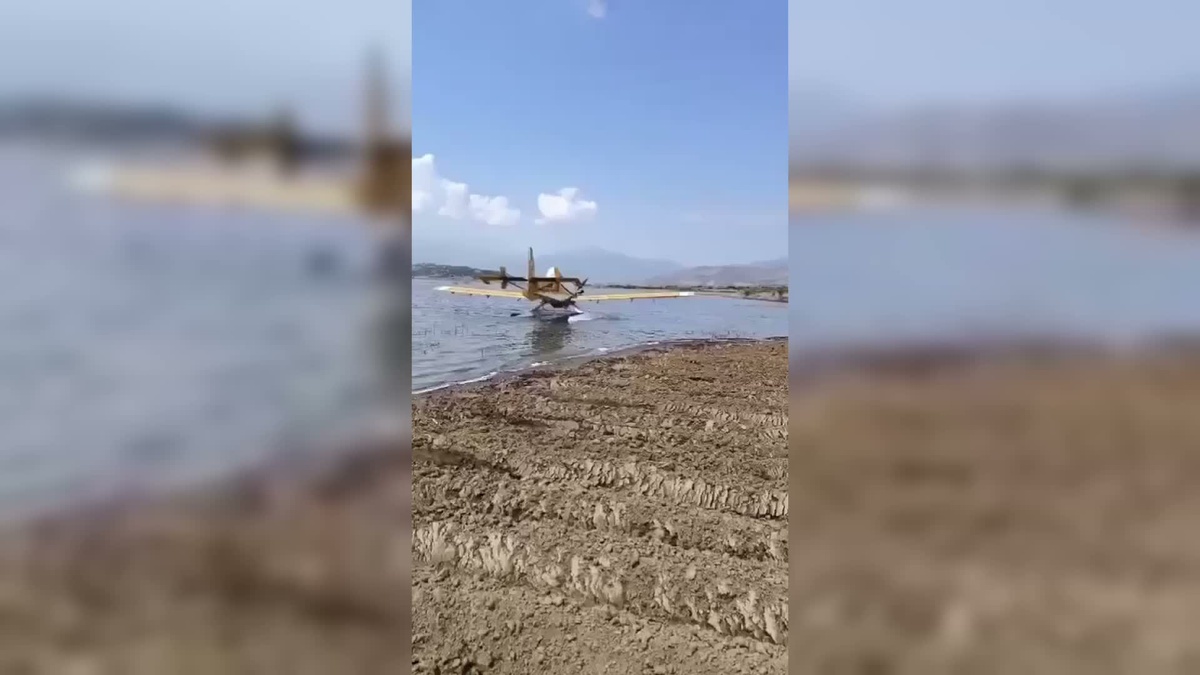 İzmir\'de Amfibik Uçak Acil İnmeye Zorlandı