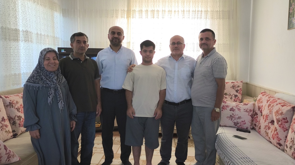 Zihinsel Engelli Genç Umreye Gidiyor