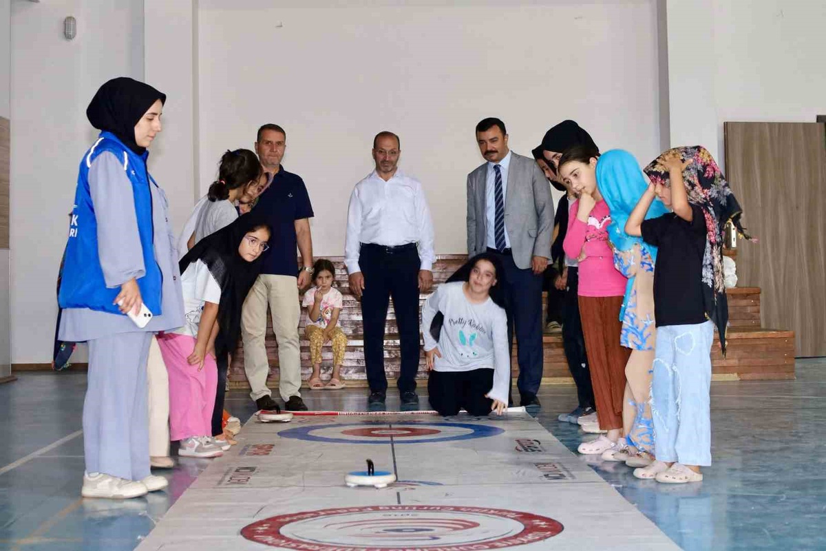 Kaymakam Soysal Yaz Kulübü Faaliyetlerini Ziyaret Etti
