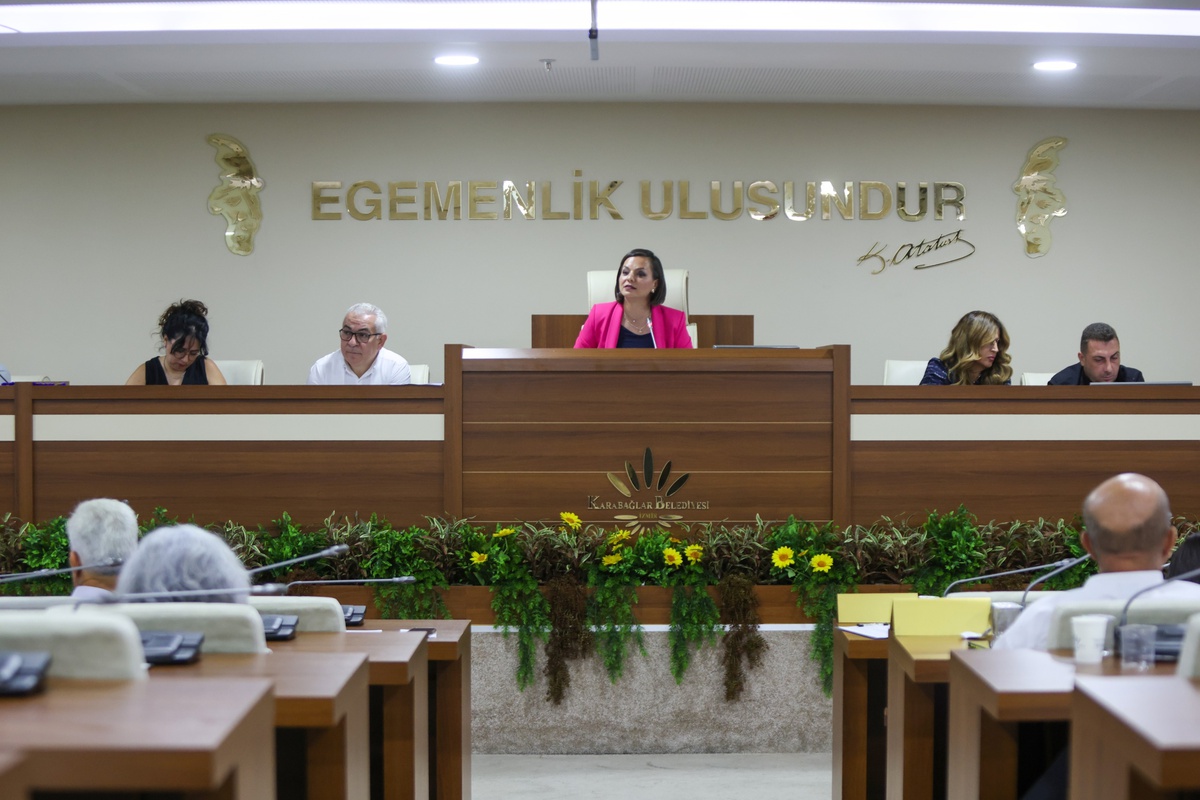 Karabağlar Meclisi\'nde Atık, Cemevi ve Afet Gündemi