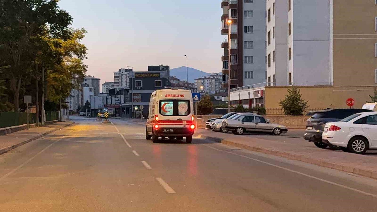 Kayseri\'de Bıçaklı Kavga: Bir Yaralı, Kaçan Şüpheliler Peşinde