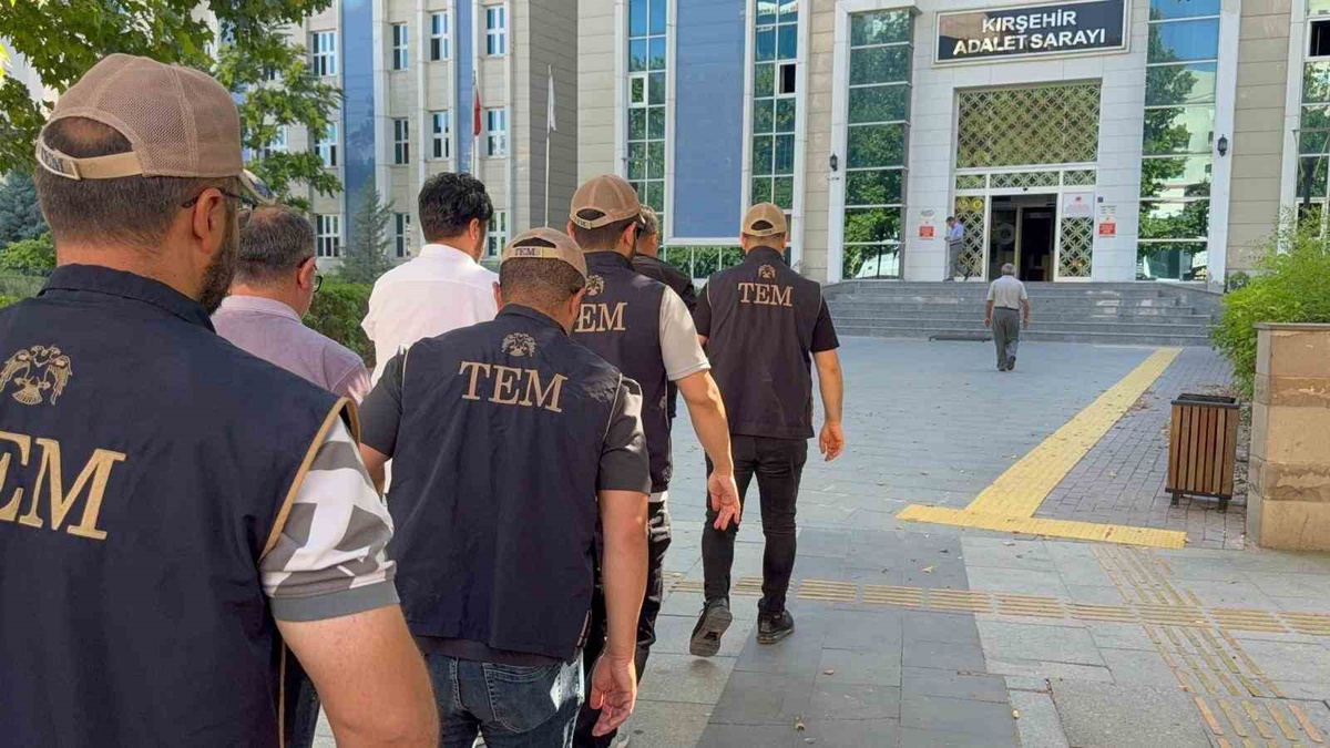 FETÖ Operasyonunda 8 Şüpheli Gözaltına Alındı
