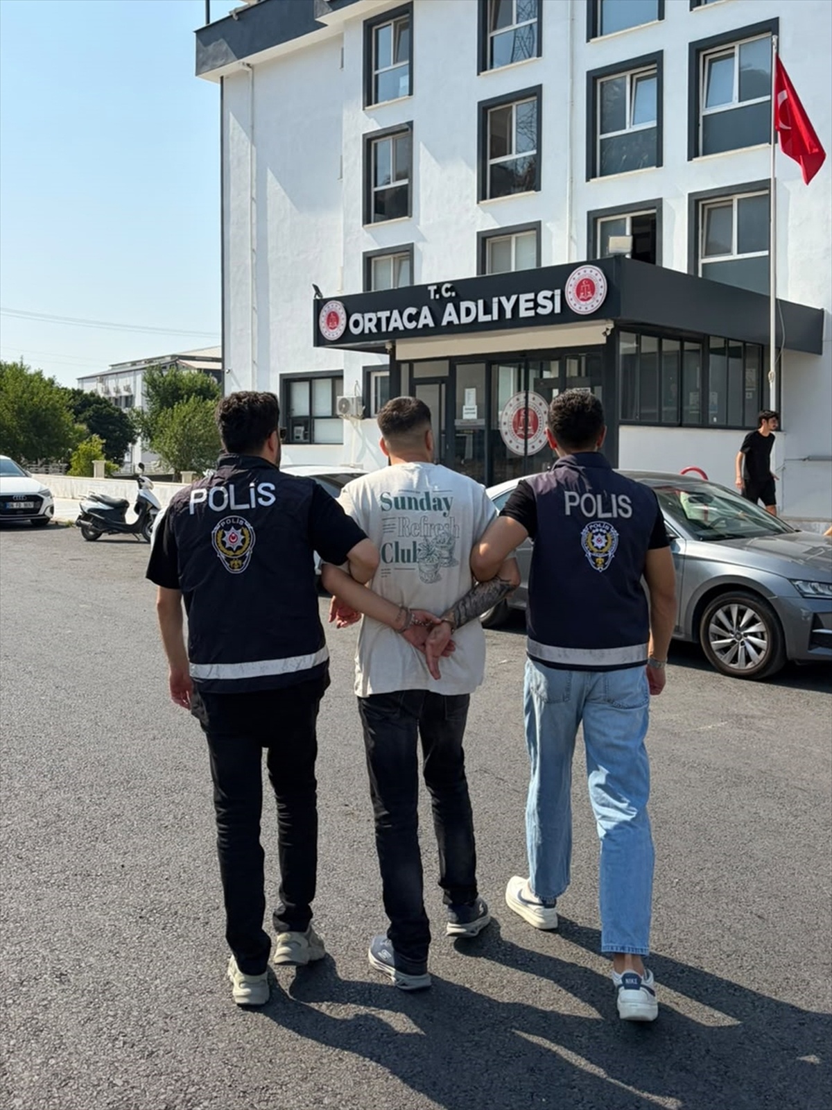 Dalaman Havalimanı\'nda Firari Hükümlü Yakalandı
