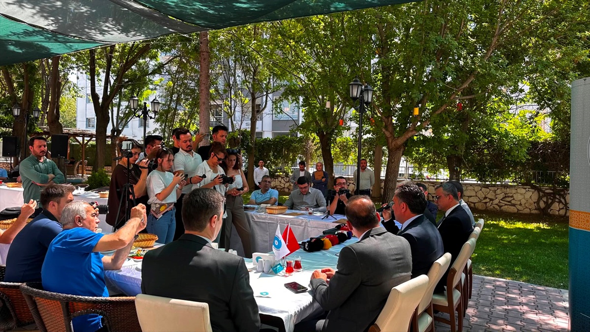 NÖHÜ Rektörü Uslu, Üniversitenin Başarılarını Tanıttı
