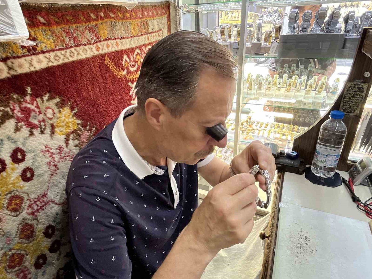 Saat Tamircisi Zor Günler Yaşıyor
