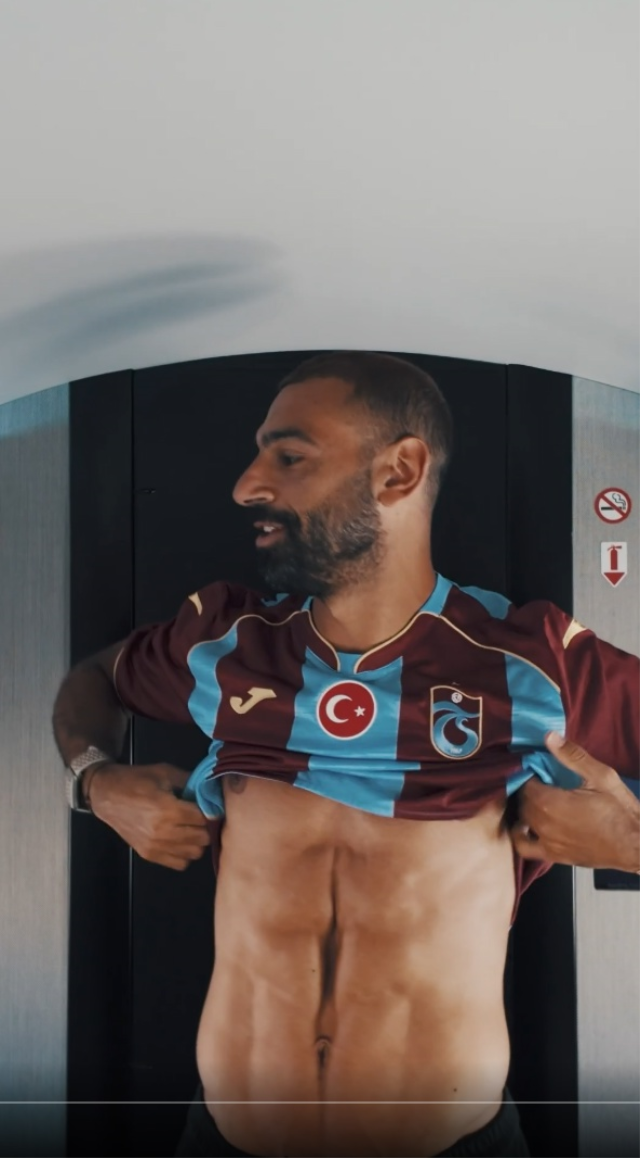 Salah'ın karnındaki izler merak konusu oldu! Gerçek bambaşka çıktı