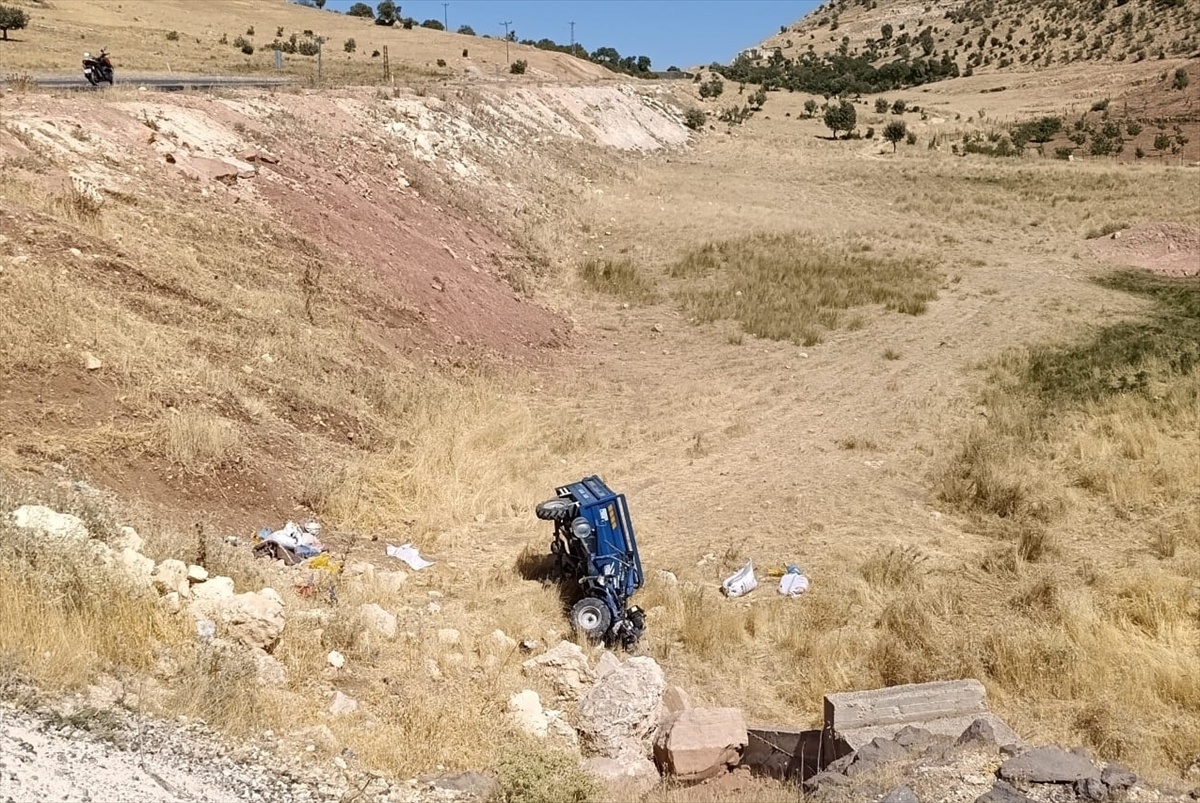 Şırnak\'ta Tarım Aracı Devrildi: 1 Ölü, 4 Yaralı