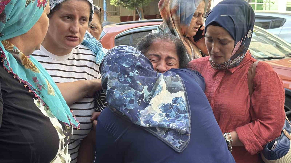 Şişli\'de Cinayet: Nilda Müge Şahin Toprağa Verildi