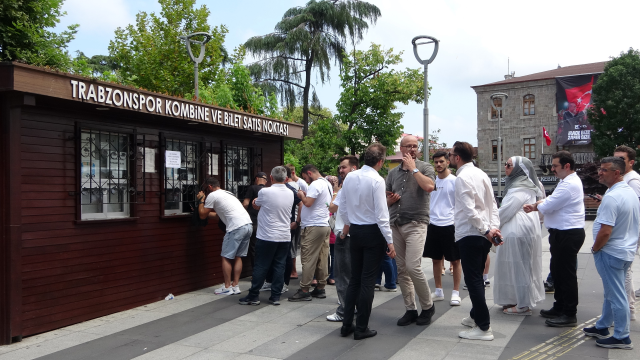 Trabzon'da 7'den 70'e herkes Salah'ı bekliyor