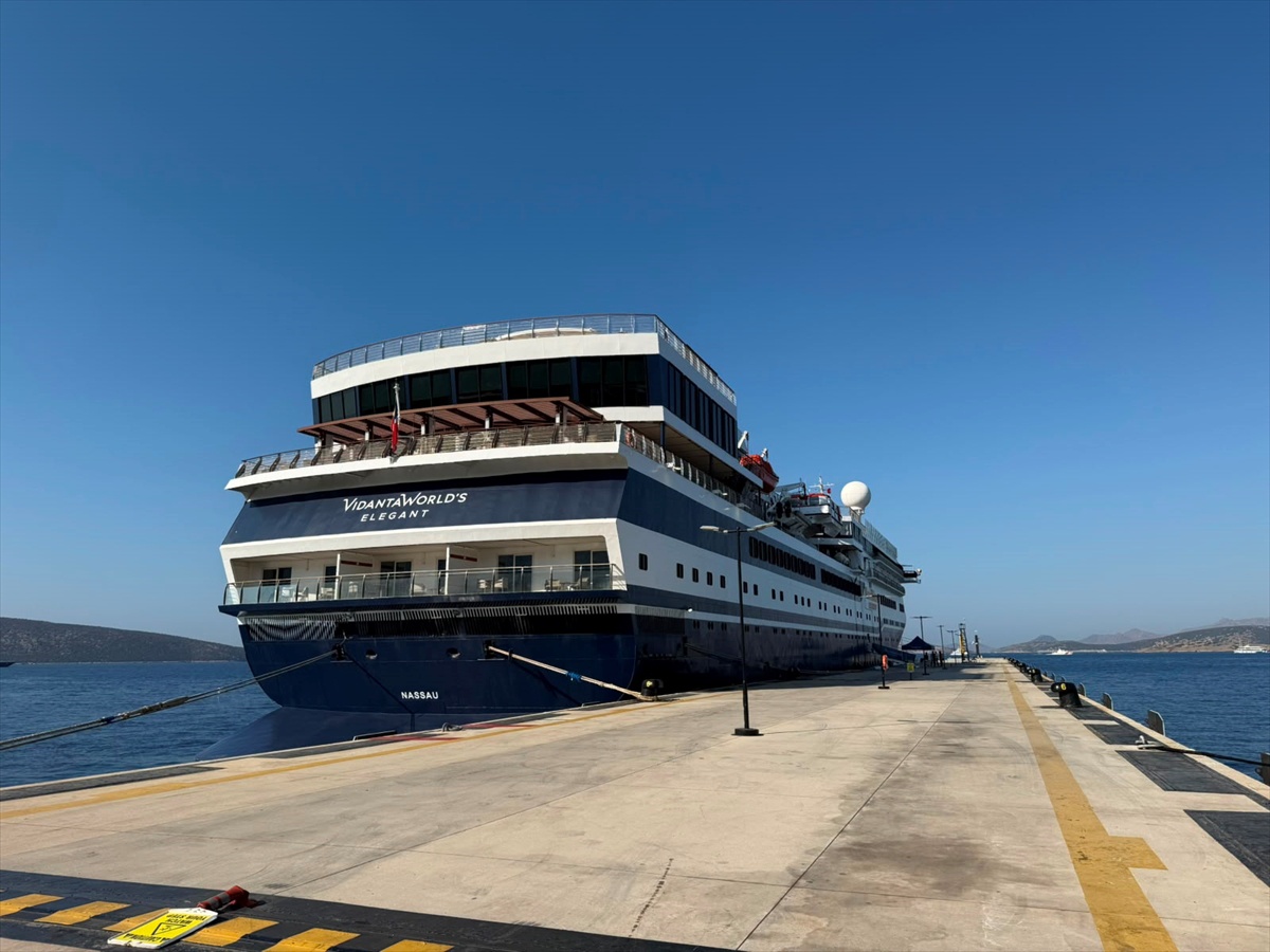 Bodrum\'a Kruvaziyerle 193 Turist Geldi