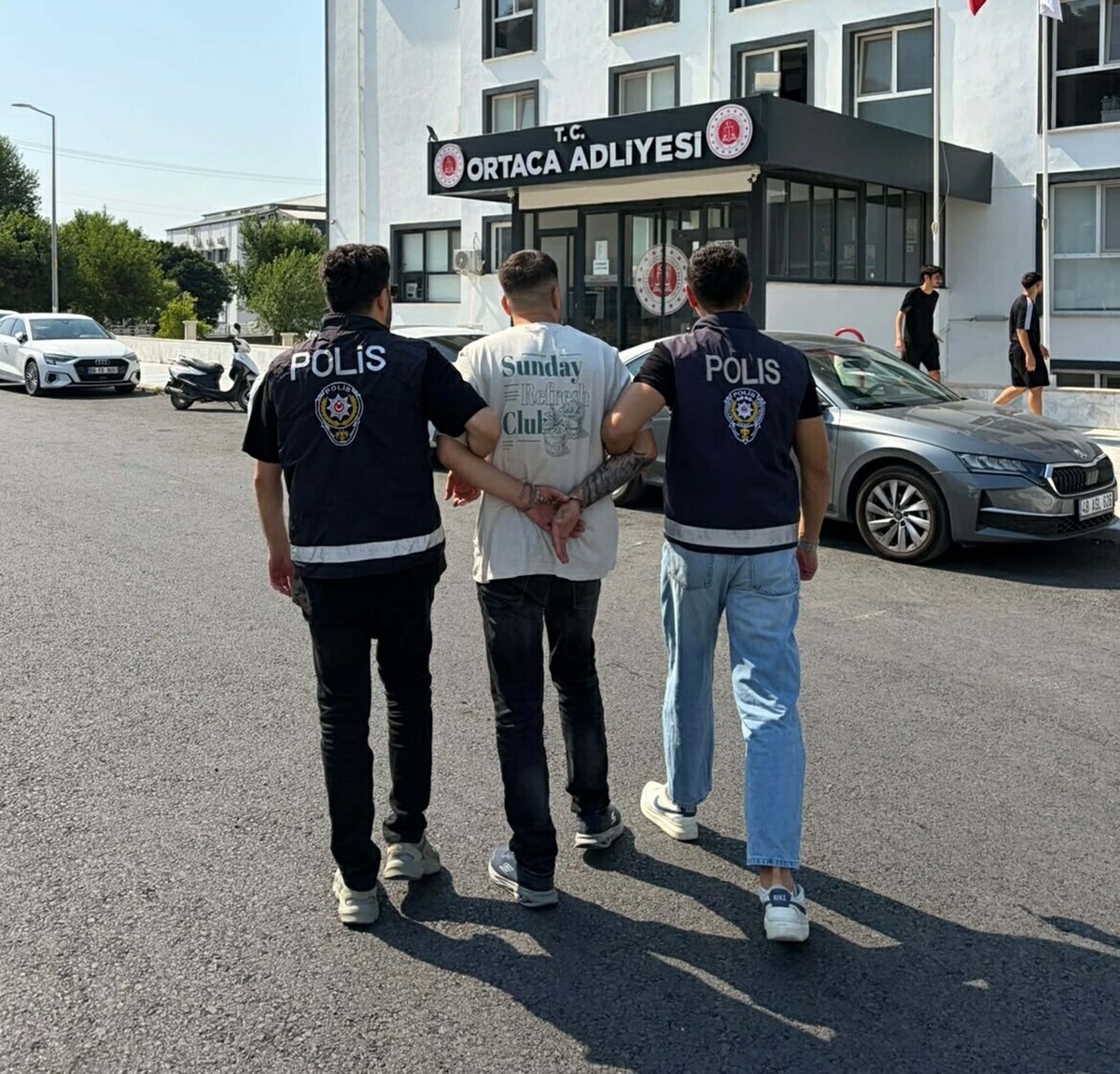 Firari Hükümlü Dalaman Havalimanı\'nda Yakalandı