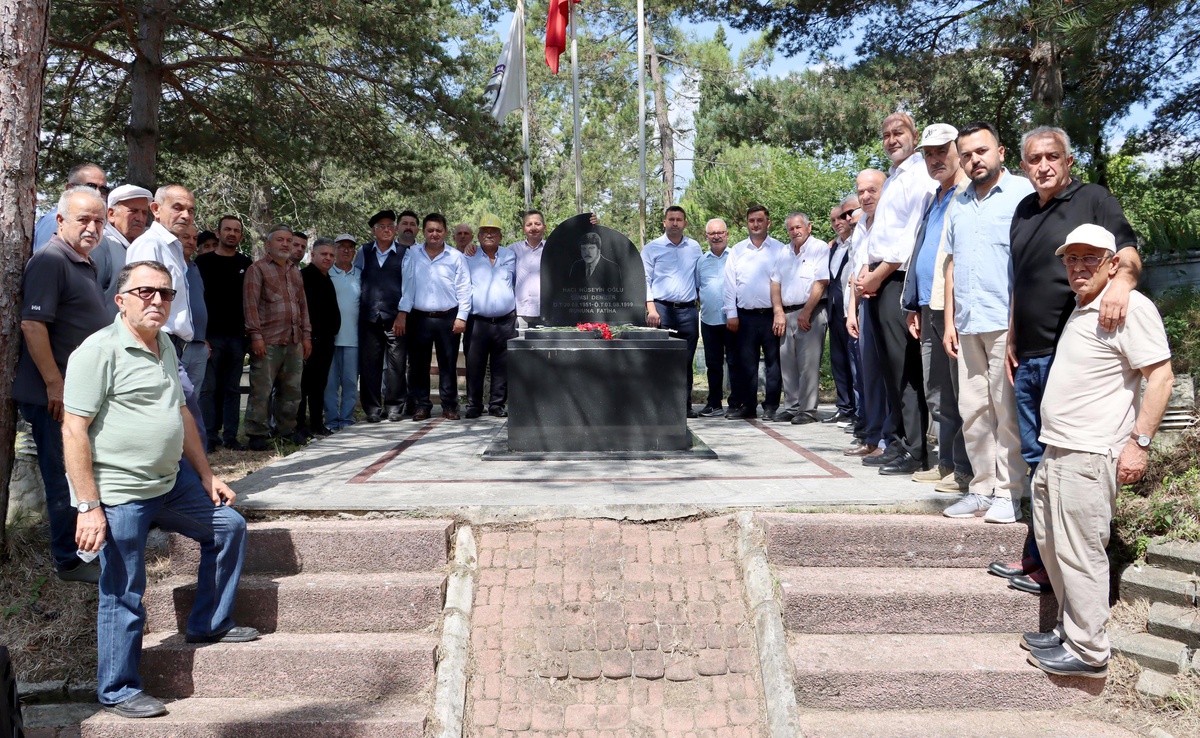 Şemsi Denizer Anıldı