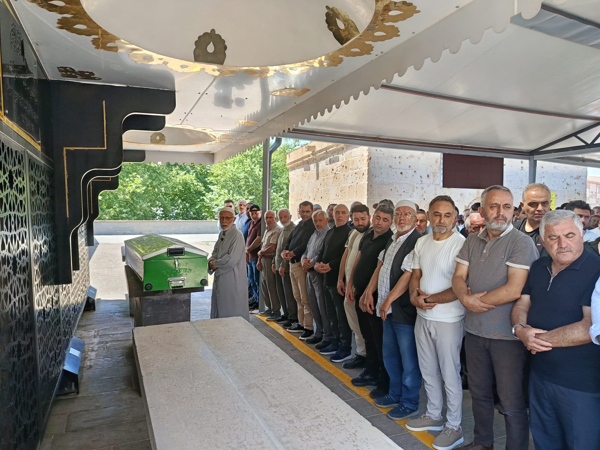 Yahyalı\'da motosiklet kazası: 1 ölü, 2 yaralı
