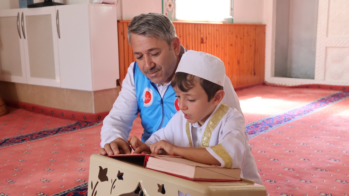 Otizmli Asilhan\'dan Kur\'an Başarısı