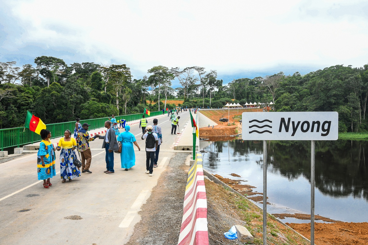 Kamerun\'da Nyong Nehri Köprüsü Açıldı