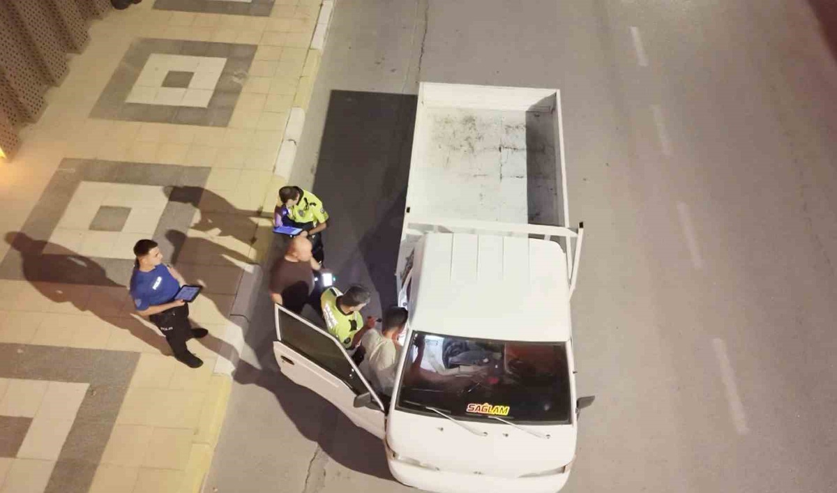 Alkollü Sürücüden Polise Oyun, Gazeteciye Küfür