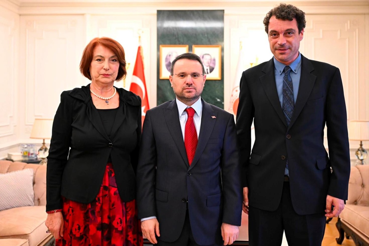 Bakan Gürlek, Uğur Mumcu\'nun ailesiyle görüştü