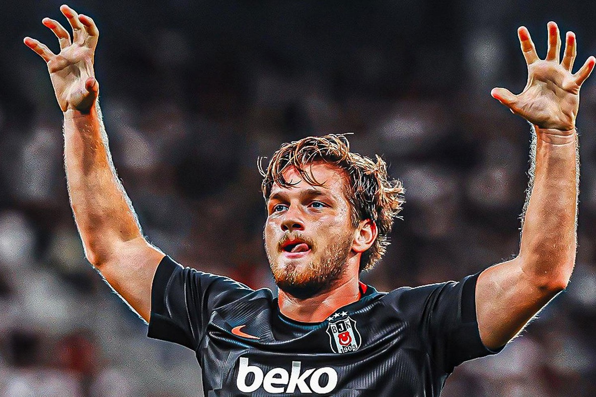 Beşiktaş 10 kişi kalmasına rağmen kazanmasını bildi