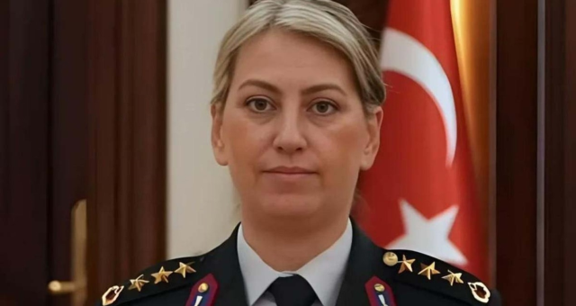 Bir mektup hayatını değiştirdi! Türk Hava Kuvvetleri'nin ilk kadın generali böyle yetişti