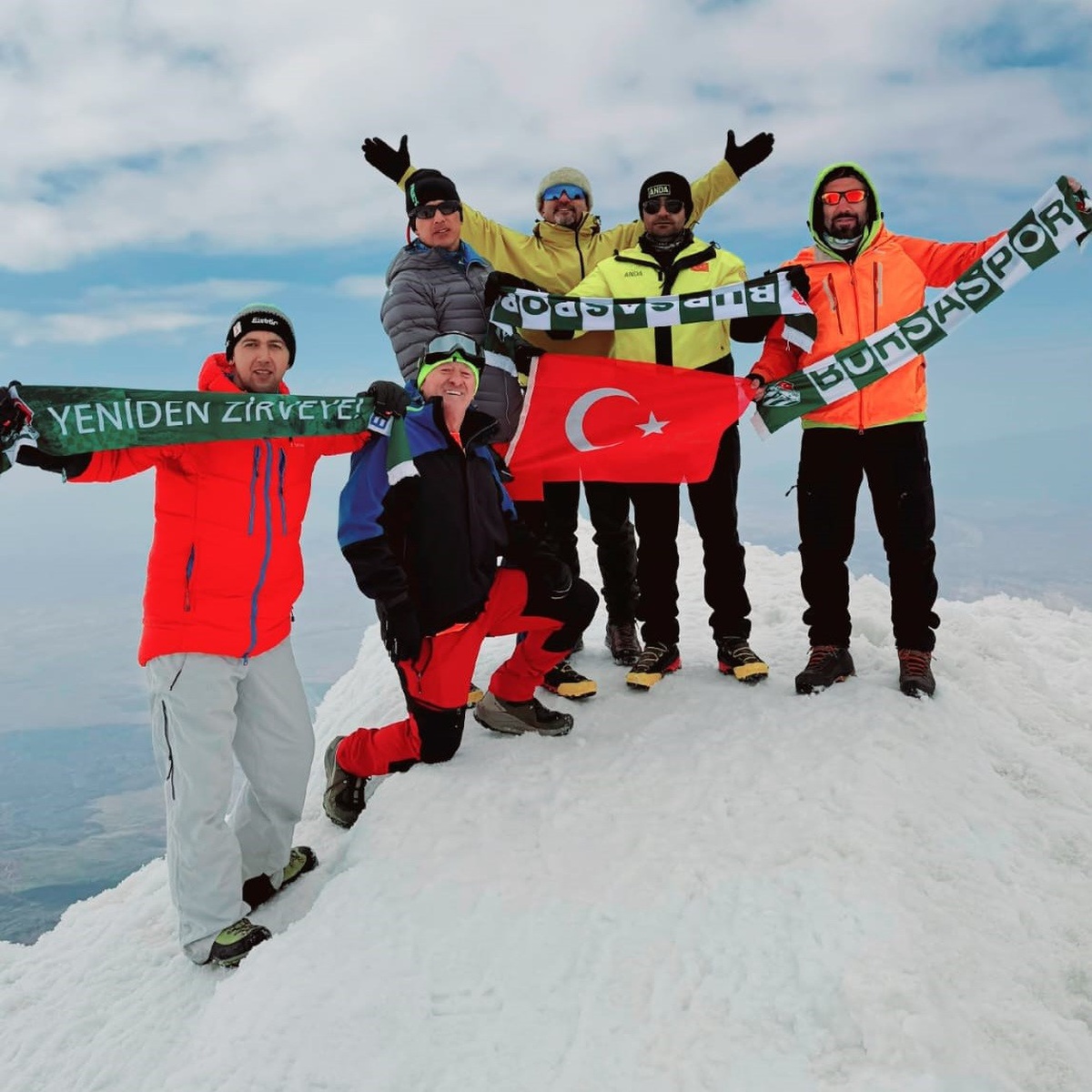 Bursalı Dağcılar Ağrı Dağı'na Tırmandı
