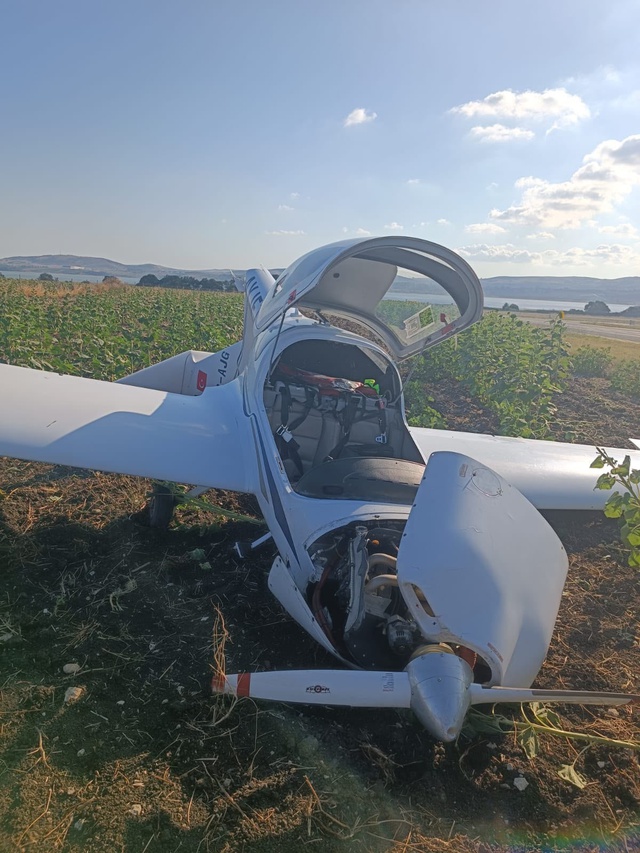 Çatalca'da eğitim uçağı kaza kırıma uğradı: Öğrenci pilot yaralandı