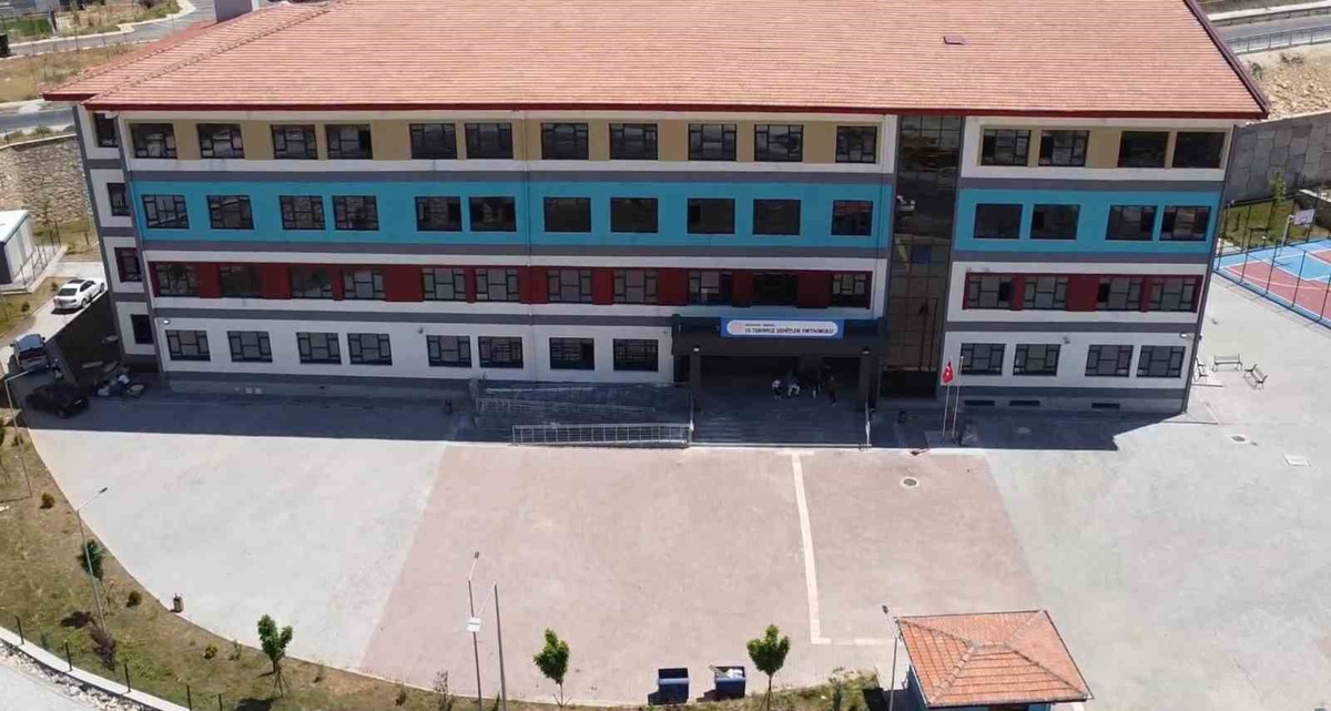 Adıyaman\'da Yeni Okul: 15 Temmuz Şehitler Ortaokulu