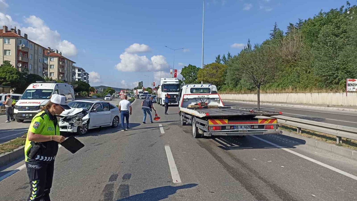 Samsun\'da Zincirleme Kaza: 2 Yaralı
