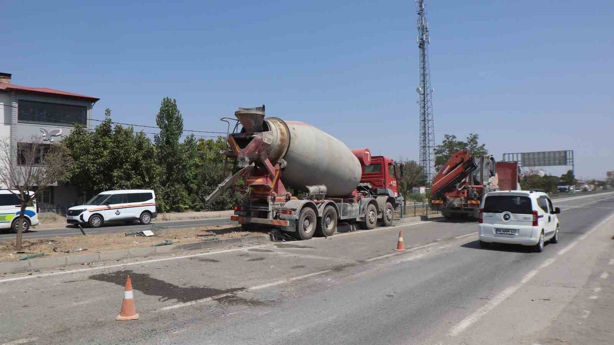Iğdır\'da Zincirleme Trafik Kazası: 4 Yaralı