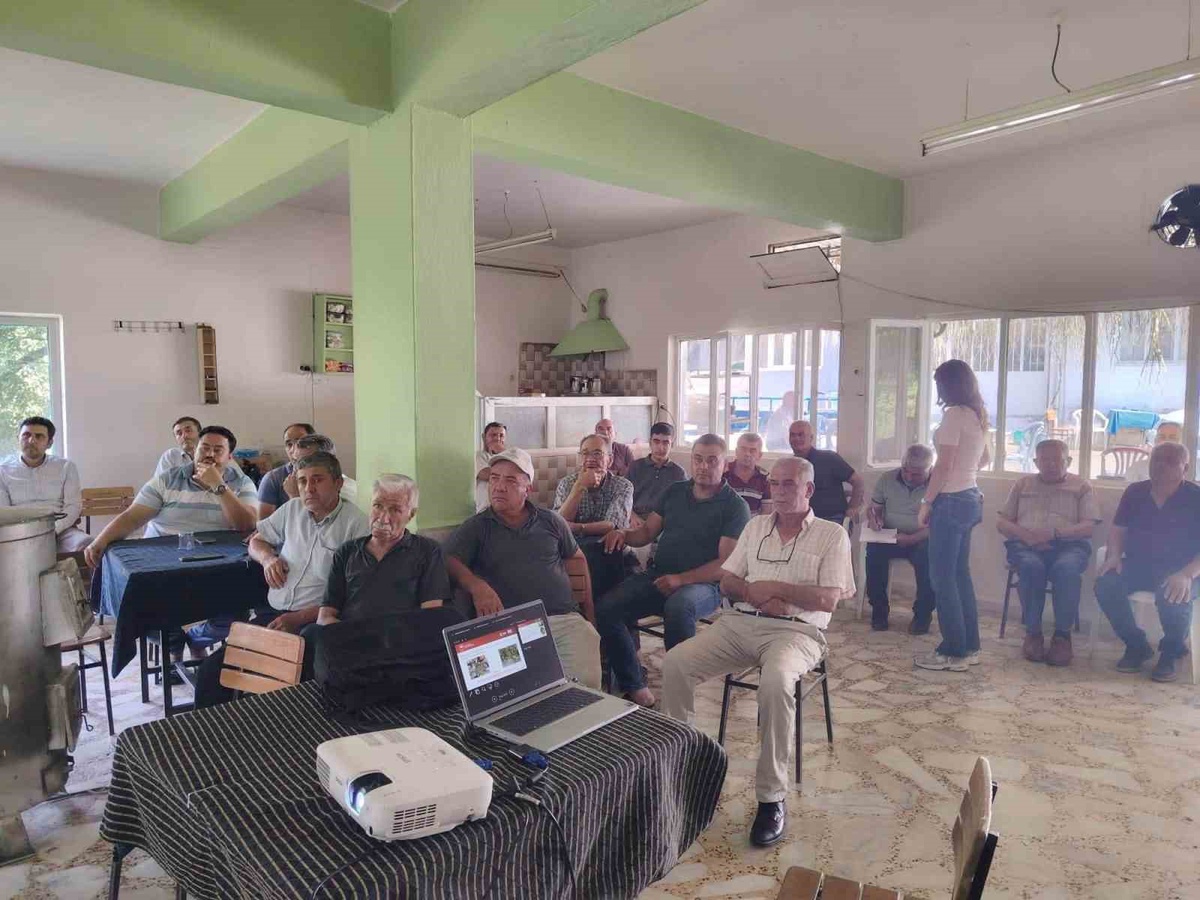 İncir Üreticilerine Bilgilendirme Toplantısı