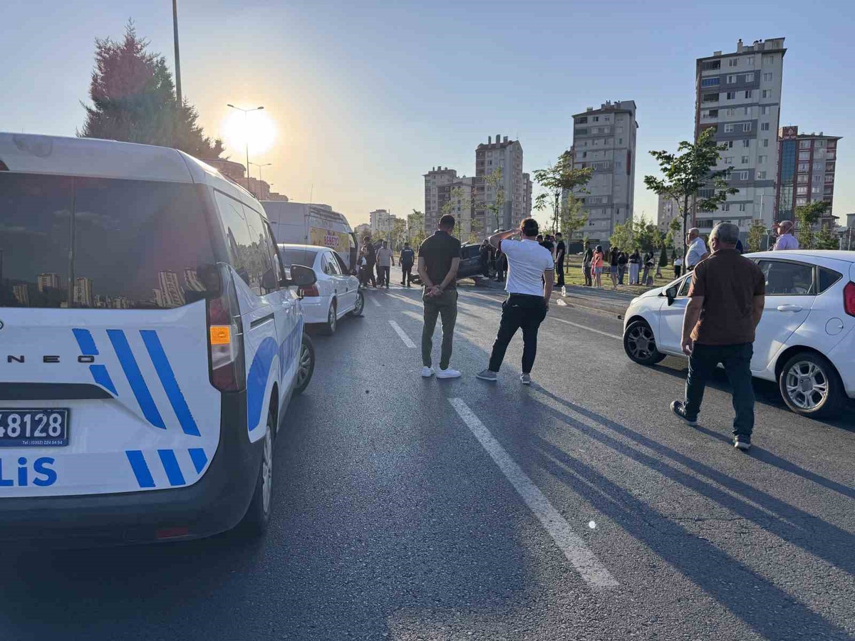 Kayseri\'de Feci Kaza: 2 Yaralı
