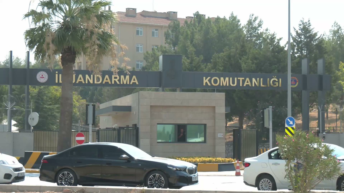 Menderes Başkanı\'nın Eşinden \'Yapay Zeka\' İddiası