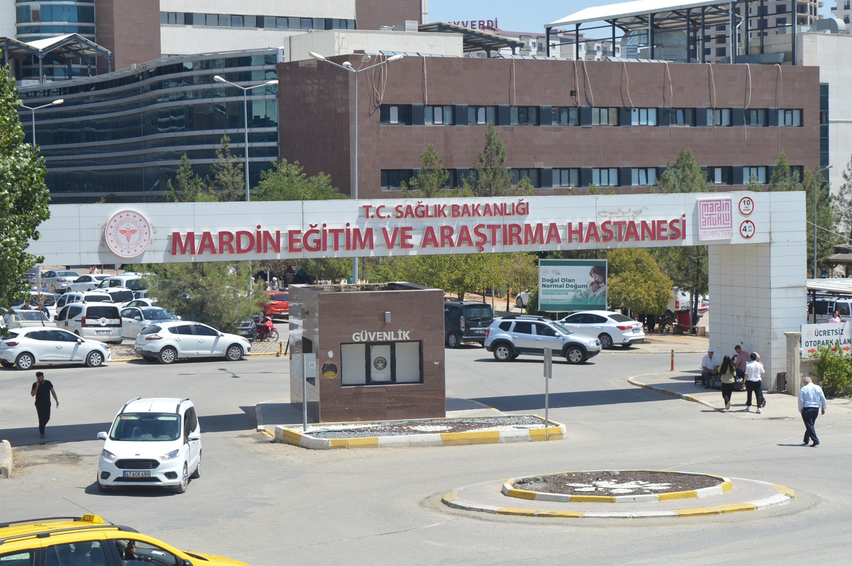 Sıcak Havada Çocukları Araçta Bırakmayın