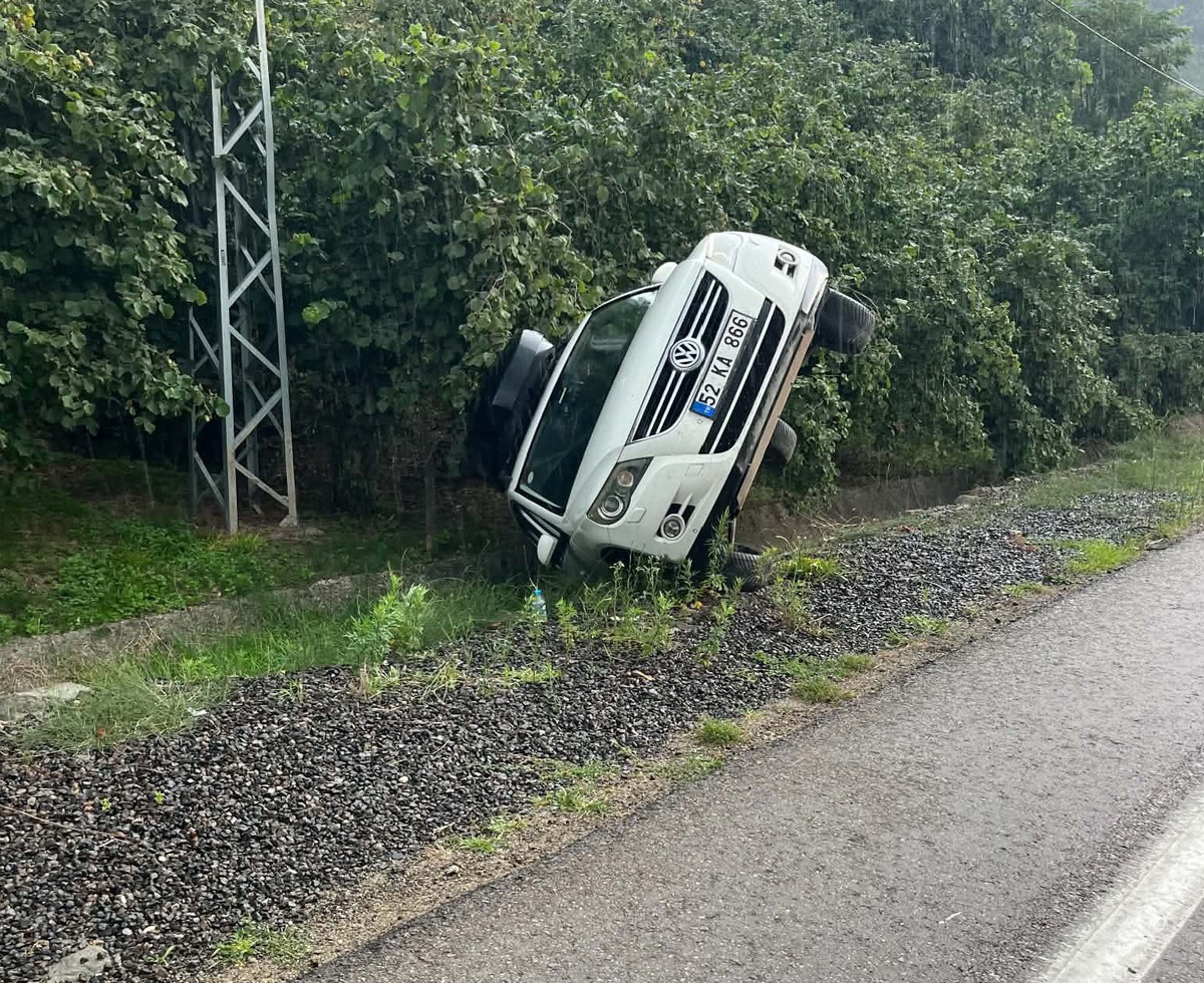 Fatsa\'da SUV Araç Devrildi