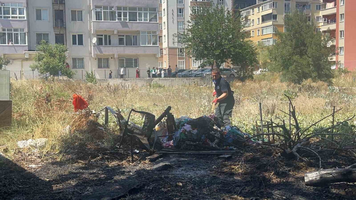 Kapaklı\'da Otluk Alanda Yangın!