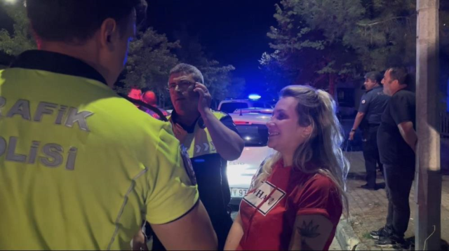 Park halindeki araca çarpıp yan yattı! Gazetecilere verdiği yanıt pes dedirtti