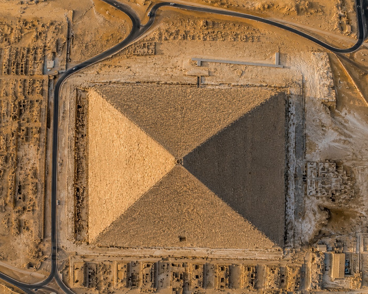 Giza Piramitleri\'nin Zirveleri İlk Kez Görüntülendi
