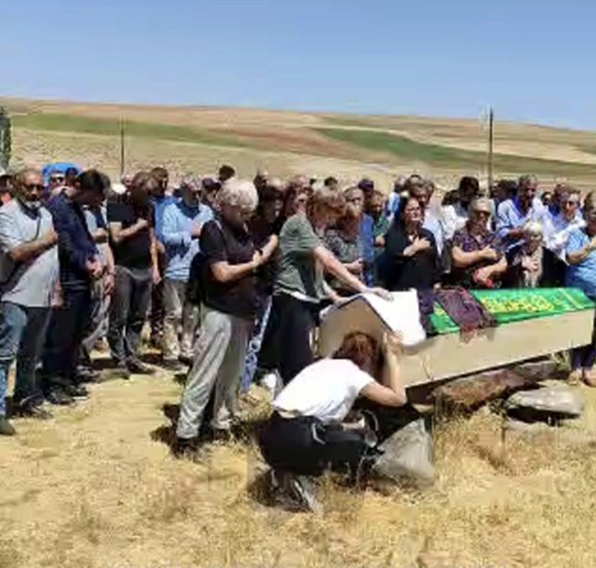 PKK\'lı Mustafa Karasu\'nun Annesi Defnedildi