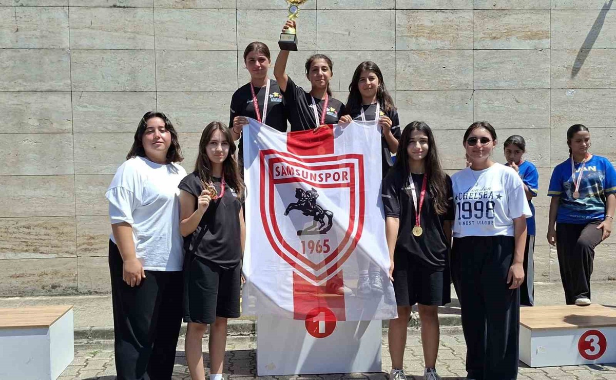 Samsunspor Yıldız Kızlar Türkiye Şampiyonu