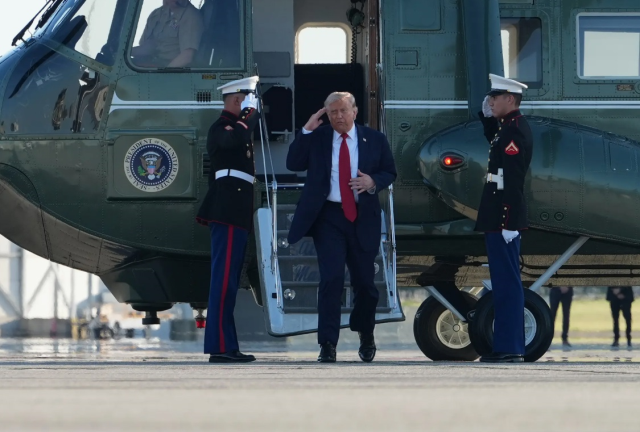 Trump'ı taşıyan helikopterde &ouml;l&uuml;m tehlikesi! Ramak kala kurtuldu