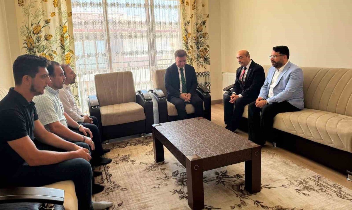 Validen Şehit Ailesine Taziye Ziyareti
