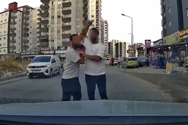 Yol verme tartışmasında inanılmaz magandalık! Testereyle dehşet saçtı