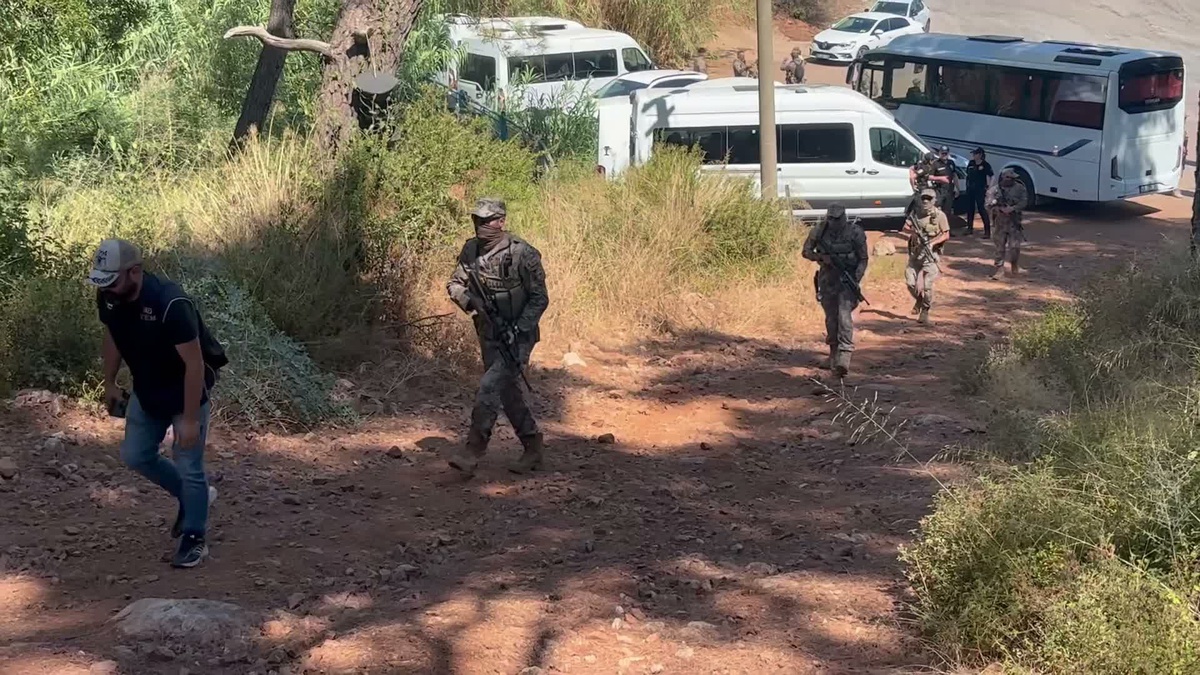 Marmaris\'te FETÖ Suikast Girişimi Şüphelisinin Gösterdiği Yerde Silah Araması
