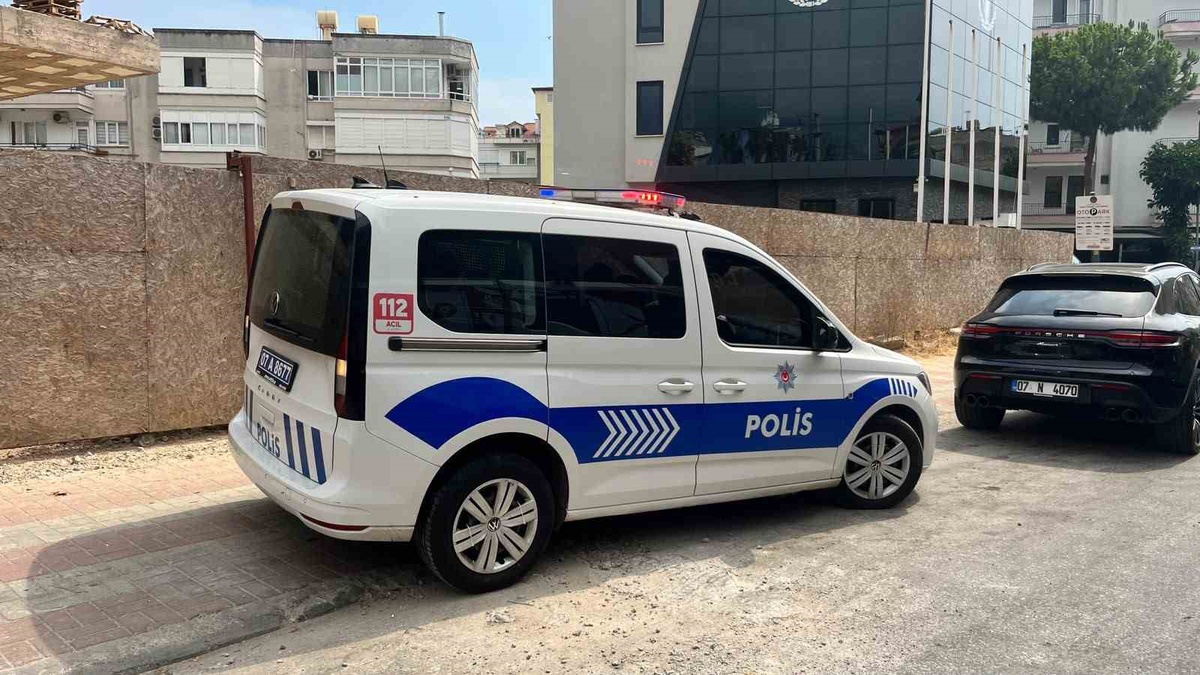Alanya\'da Balkonda Yangın