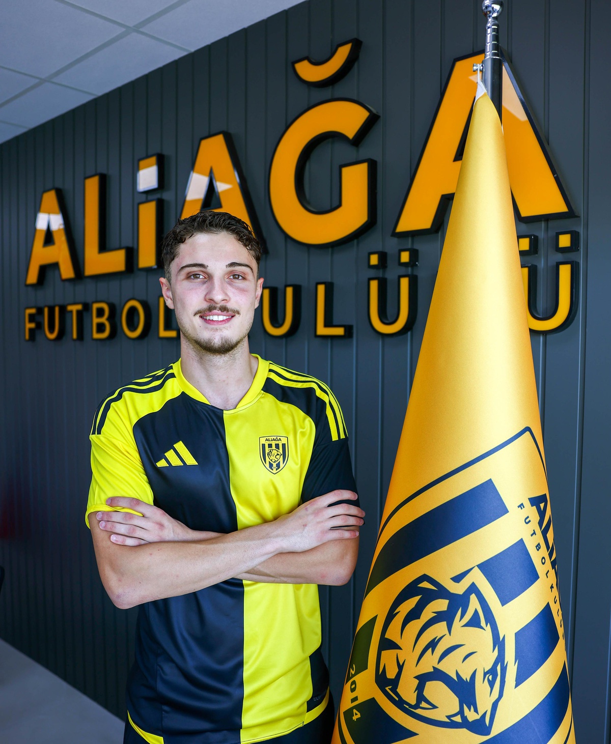 Aliağa FK, Ali Emir Pervanlar\'la Anlaştı