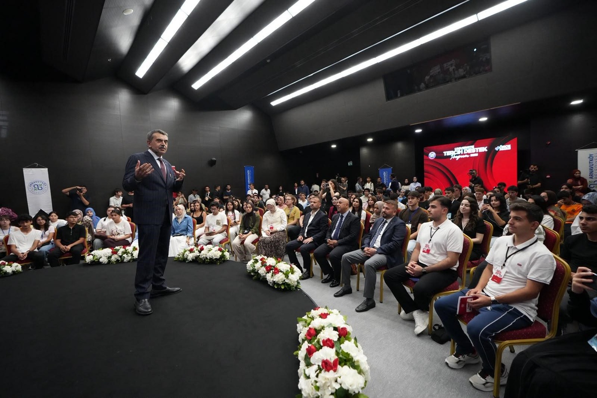 Bakan Tekin: Sınav sisteminde değişiklik yok, sorular müfredata uyacak