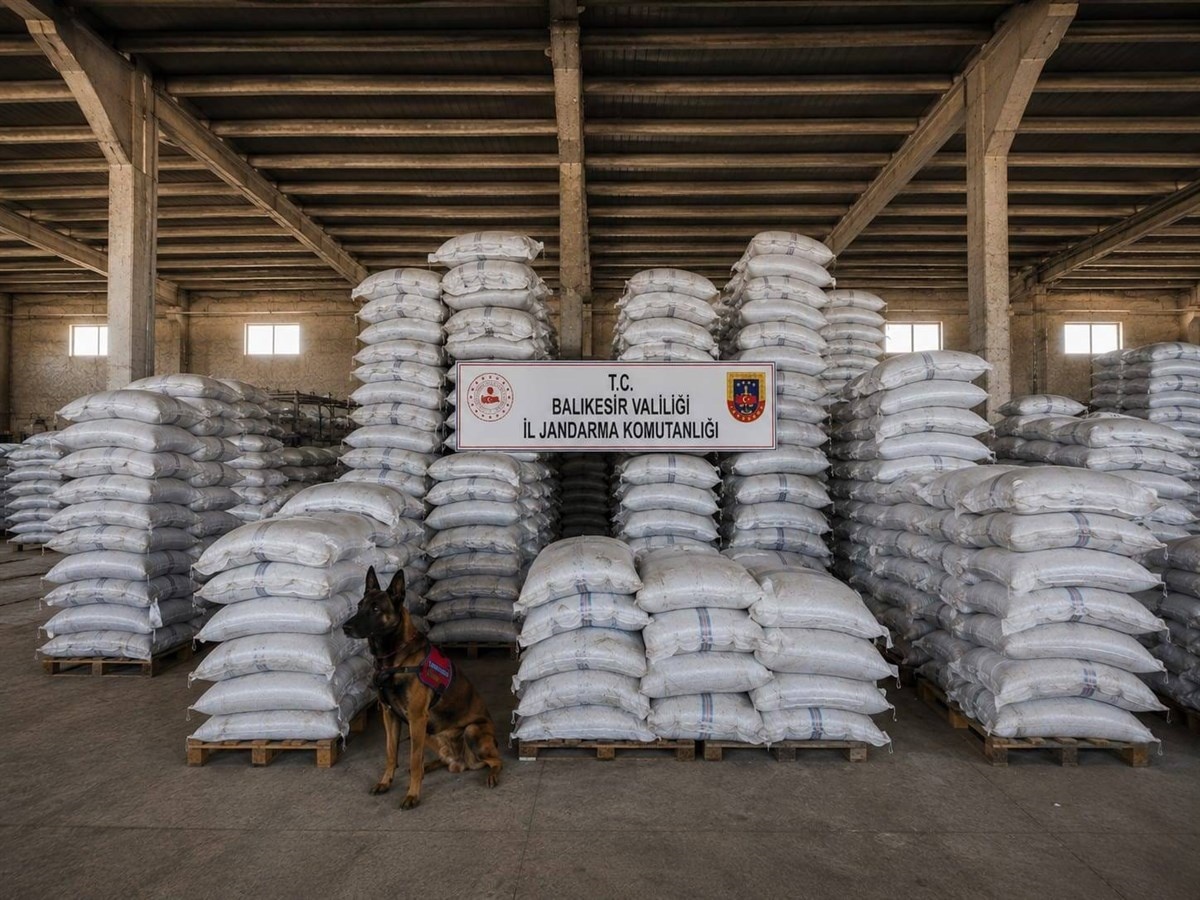 Balıkesir\'de 6 Ton Kaçak Çay Ele Geçirildi