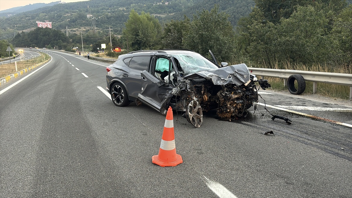 Bolu\'da Trafik Kazası: 1 Ölü, 2 Yaralı
