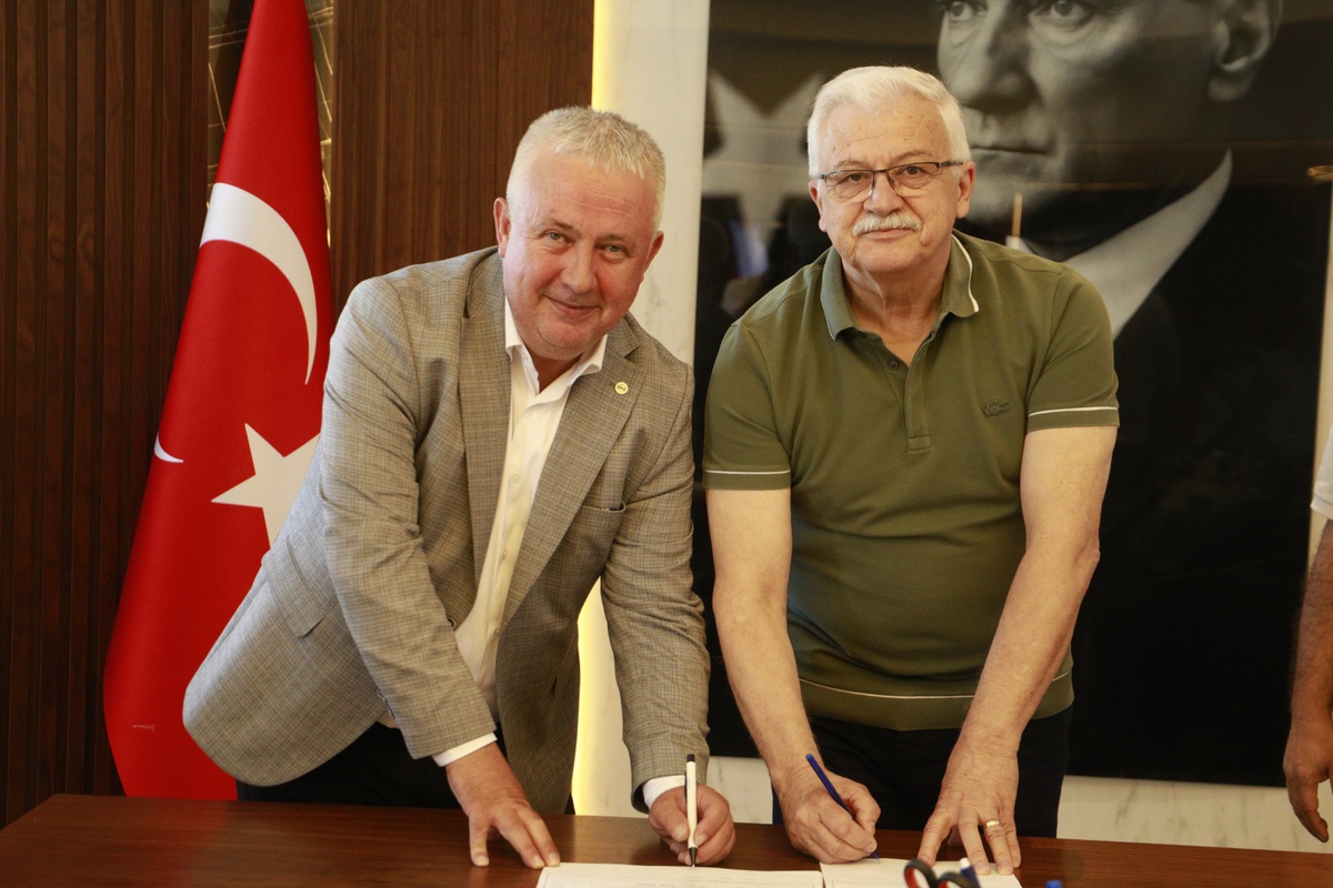 Burhaniye Belediyesi\'nde toplu iş sözleşmesi imzalandı